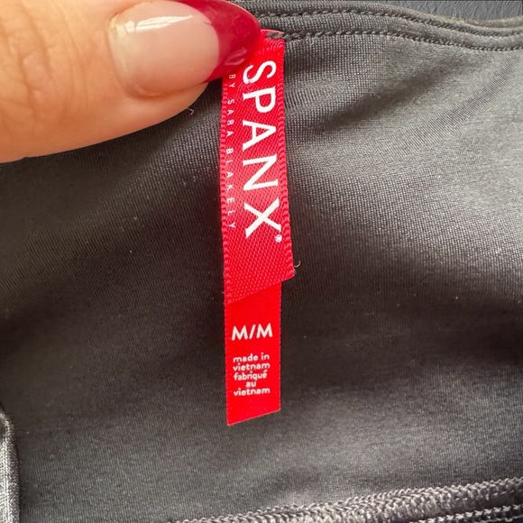 NWT Spanx - Faux Leather Leggings in Black Medium - Picture 5 of 7